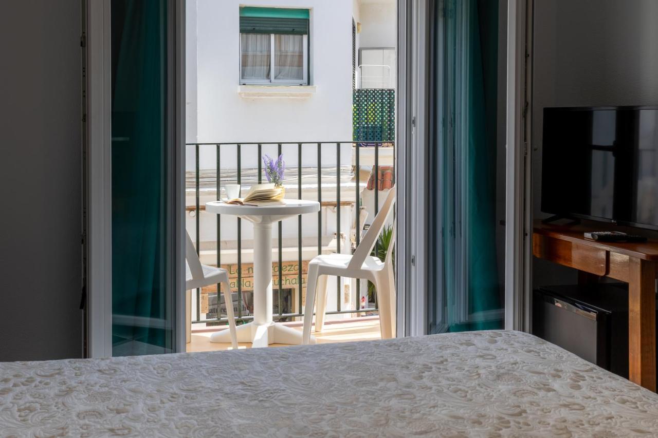 Hotel Oasis Конил-де-ла-Фронтера Екстериор снимка