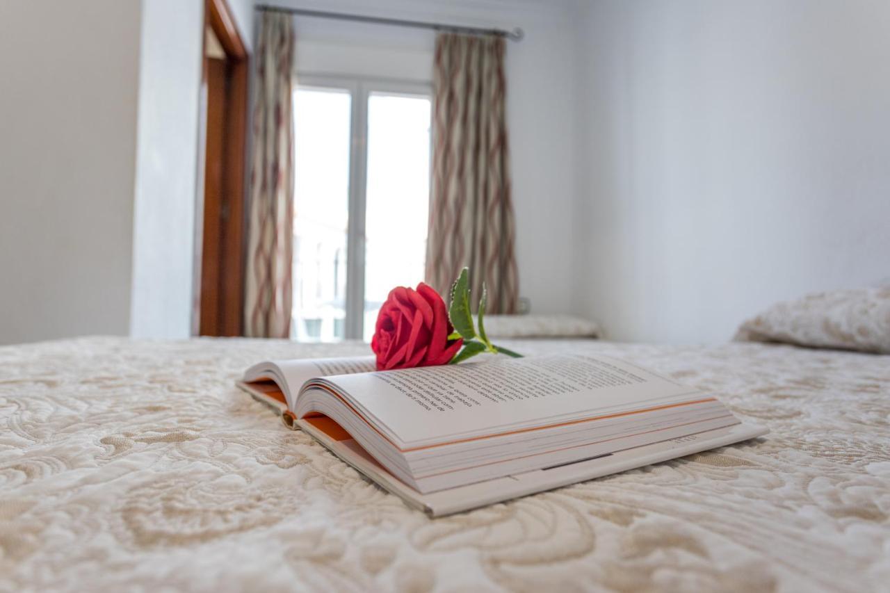 Hotel Oasis Конил-де-ла-Фронтера Екстериор снимка