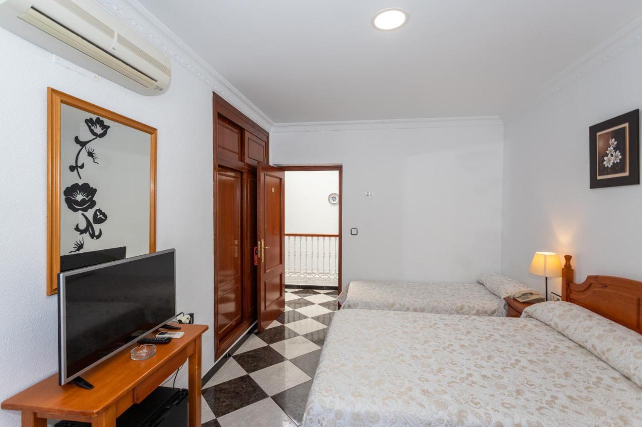 Hotel Oasis Конил-де-ла-Фронтера Екстериор снимка