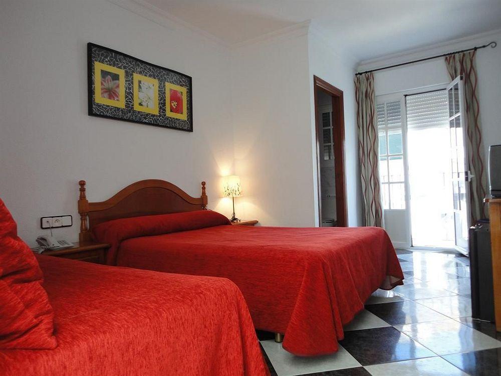 Hotel Oasis Конил-де-ла-Фронтера Екстериор снимка