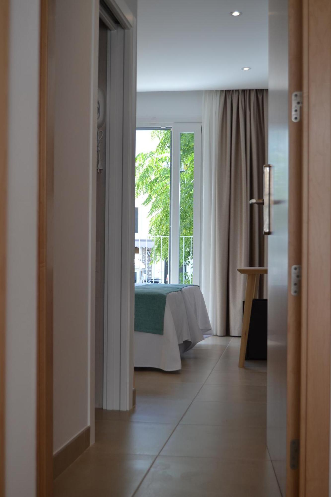 Hotel Oasis Конил-де-ла-Фронтера Екстериор снимка