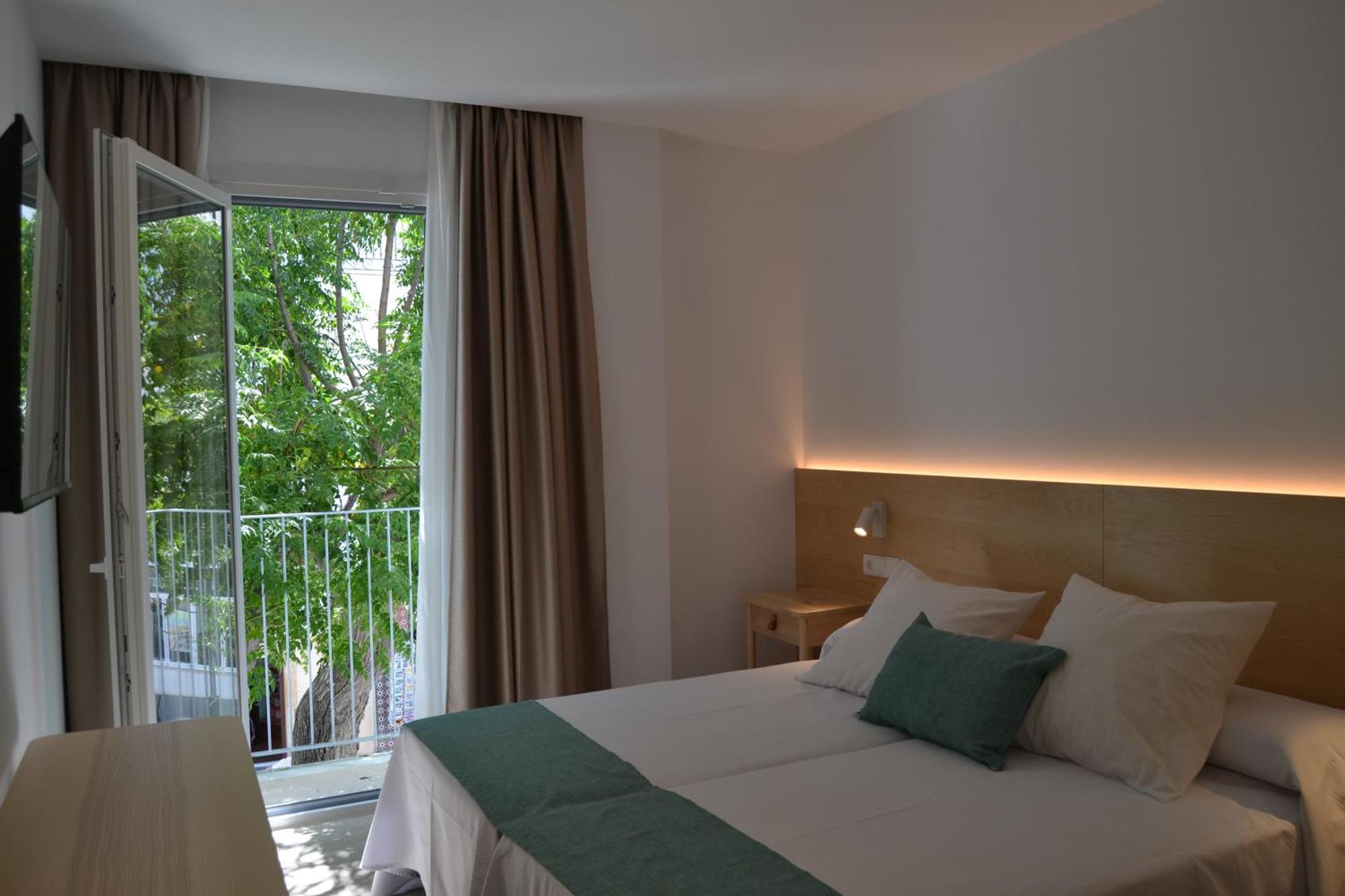 Hotel Oasis Конил-де-ла-Фронтера Екстериор снимка