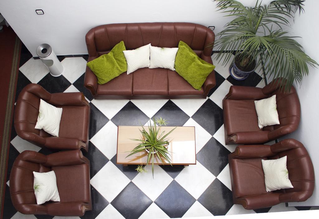 Hotel Oasis Конил-де-ла-Фронтера Екстериор снимка