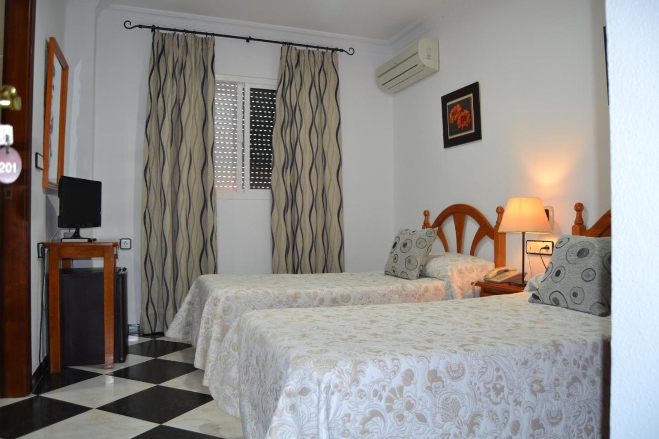 Hotel Oasis Конил-де-ла-Фронтера Екстериор снимка