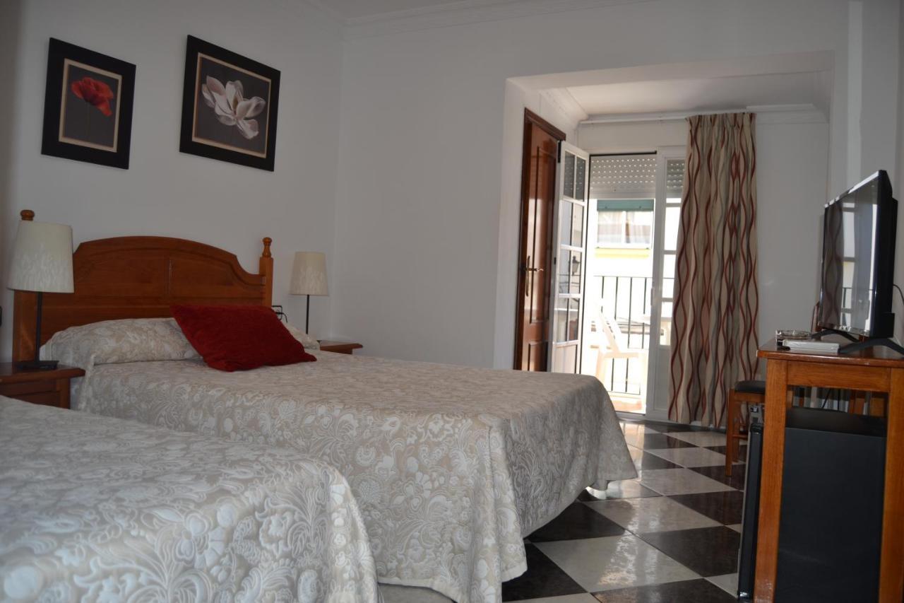 Hotel Oasis Конил-де-ла-Фронтера Екстериор снимка