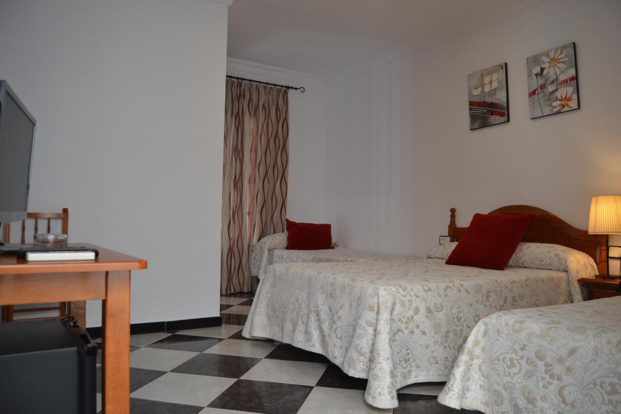 Hotel Oasis Конил-де-ла-Фронтера Екстериор снимка